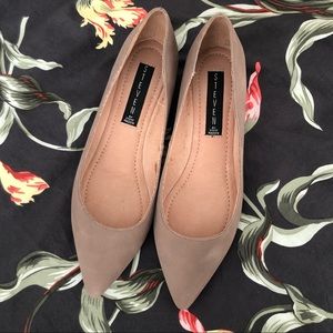 Steven by Steve Madden Beige Flats Point Toe sz 7